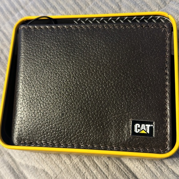 NWT CAT Men’s Wallet - Picture 2 of 11